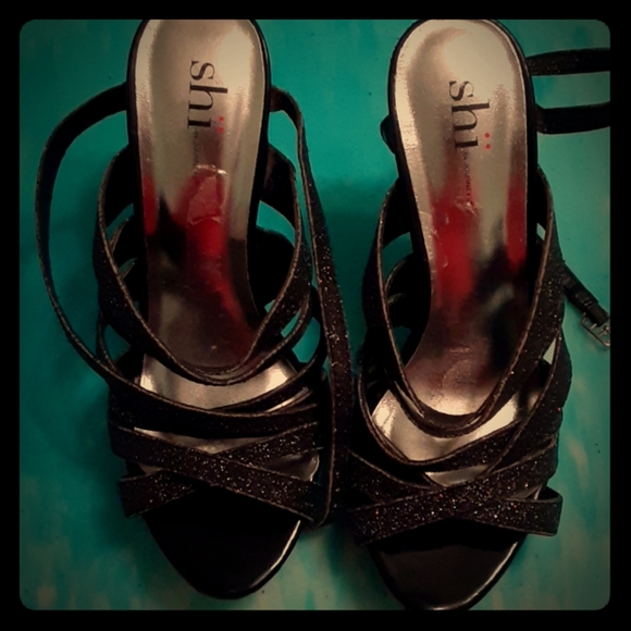 Heels - Picture 2 of 4